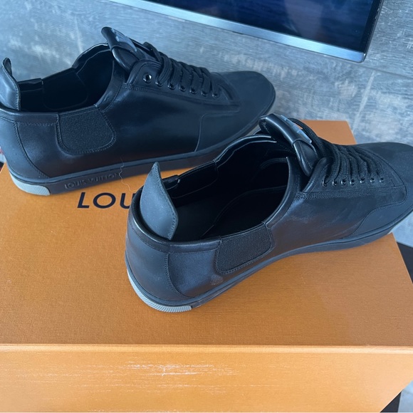 Louis Vuitton sneakers size 42  us would be 8 - Picture 4 of 4